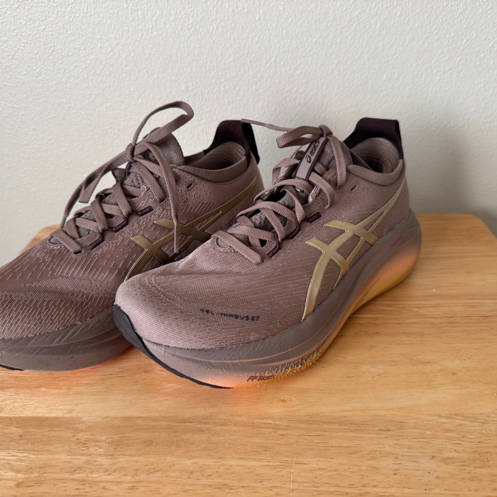 ASICS Gel Nimbus 27 Brown Running Shoes